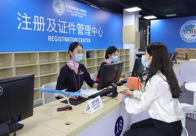 東航“進博之窗”禮儀服務 展現中國風采，助力國際盛會